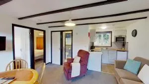 14 Tudor Court, Tolroy Manor - 海尔