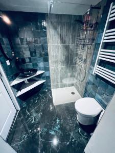 Appartements Chic and Peaceful apartment Roissy Charles de Gaulle Airport 15mins-Parc des Expositions Villepinte 10mins- Disneyland 30mins : photos des chambres