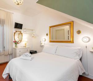Double Room with Private Bathroom room in Al Ponte Del Papa B&B
