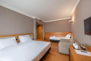 Economy King Room with Sofa Bed room in Best Western Hotel Quattrotorri