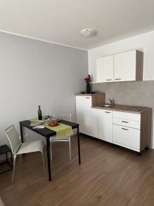 Gorgeous Biserka Apartment