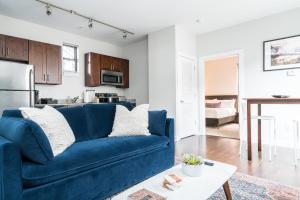 CozySuites Music Row Spacious 1BR with free parking 45