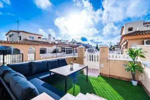Exclusive Townhouse - Rooftop, Garden & Stunning Views - 洛斯阿尔托斯