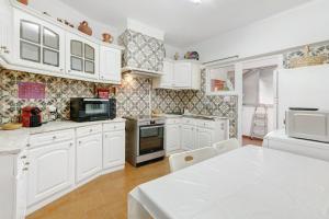 Elegant Vintage House with barbecue