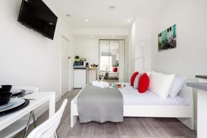 The Armadale Road Residence II