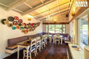 StayVista at Ekaa House with BBQ, Bonfire, WiFi, Lawn & Pet Friendly