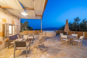 Tzortzatos Tiny Home