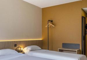 Hotels B&B HOTEL La Rochelle Centre Les Minimes : photos des chambres