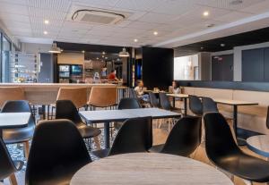 Hotels B&B HOTEL La Rochelle Centre Les Minimes : photos des chambres