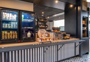 Hotels B&B HOTEL La Rochelle Centre Les Minimes : photos des chambres