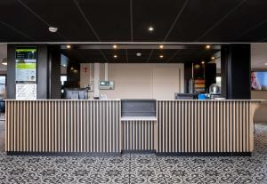 Hotels B&B HOTEL La Rochelle Centre Les Minimes : photos des chambres