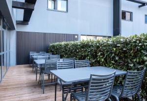 Hotels B&B HOTEL La Rochelle Centre Les Minimes : photos des chambres