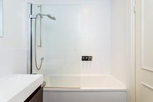 Bright and Spacious Notting Hill Nest