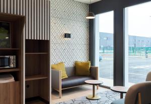 Hotels B&B HOTEL Cergy Saint-Christophe Gare : photos des chambres