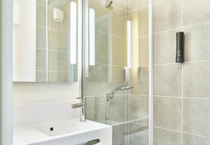 Hotels B&B HOTEL Cergy Saint-Christophe Gare : photos des chambres