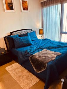 1BR at Thonglor BTS InfinityPool overlooking city