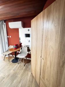 Modern Studio N1 private Kitchenette and Bathroom