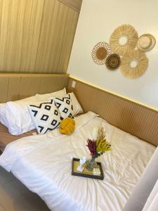 Aesthetic walking distance to MOA,near NAIA AIRPORT with NETFLIX,MINIVIDEOKE,BOARDGAMES-DUXE2