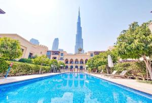 Upgraded 1BR Retreat with Iconic Burj Khalifa Views