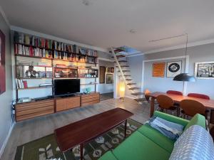 Homely flat with amazing views