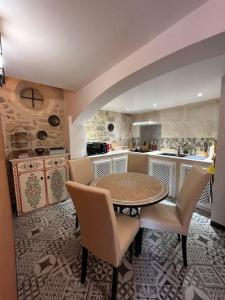 Traditional Riad Camargue Arles