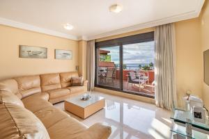 Beachside duplex penthouse close to Estepona town