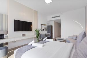 Perfect Getaway modern Studio in Luma 22 - JVC