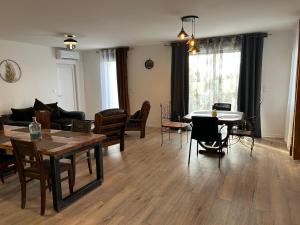 Paisible MAISON familiale - 4 Chambres - 2 SDB - terrasse et jardin - parking privé - Limoges