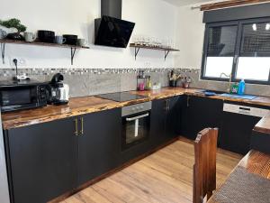 Villas Paisible MAISON familiale - 4 Chambres - 2 SDB - terrasse et jardin - parking prive - Limoges : photos des chambres
