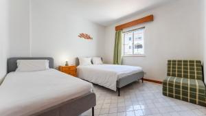 Typical T2 in Albufeira w Balcony by LovelyStay