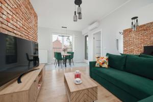 Przytulny Apartament z Tarasem & Balkonem by Noclegi Renters