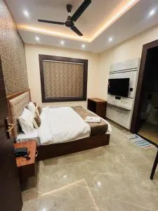 Goel Villa and Hotel - Allāhābād Junction