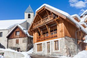Chalets Chalet,14 p, 230m2,sauna,billard,source : photos des chambres