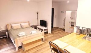 Justinrent Żołnierska 12