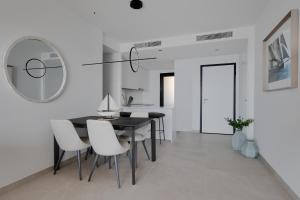 SUNSET CLIFFS mediterranean style apartment