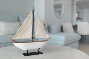 SUNSET CLIFFS mediterranean style apartment