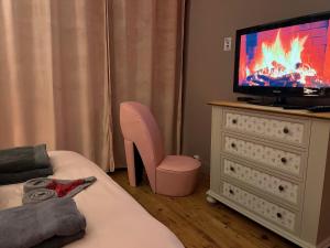 B&B / Chambres d'hotes A HOME LOVE-SPA, le plus luxueux parmi nos 2 etablissements : photos des chambres