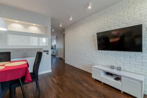 PANORAMA Downtown Apartment by PinPoint