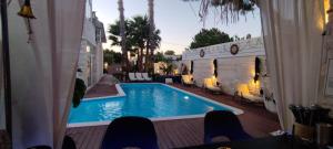 Villa Maria Lagonissi - Private Villa upstairs with exclusive access to pool & outside areas