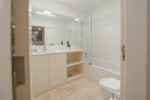 Formosa Deluxe by Hosty