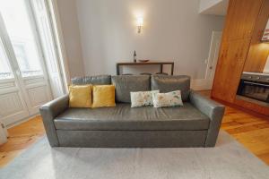 Formosa Deluxe by Hosty