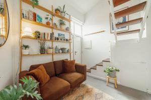 Modern Studio by Hosty