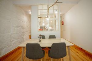 Vintage Flat by Hosty