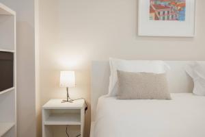 Trindade Deluxe by Hosty