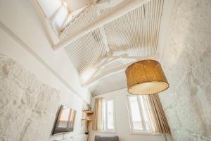 Charming Tiny House by Hosty