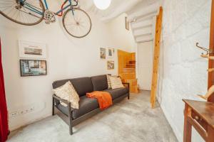 Charming Tiny House by Hosty