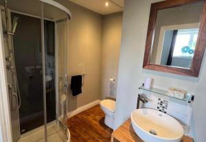 B&B / Chambres d'hotes Le Relais D'Aulnay : Chambre Double avec Salle de Bains Privative
