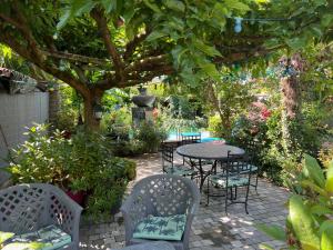 B&B / Chambres d'hotes A HOME LOVE-SPA, le plus luxueux parmi nos 2 etablissements : photos des chambres