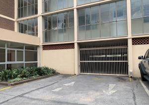 Luxurious 3-Bedroom Sandton Retreat at 7 Alice Lane