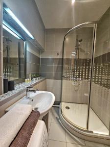 Heart of Old Riga 3 Bedroom Apartment by Dome Square